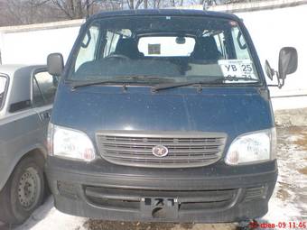 2003 Toyota Hiace Pictures