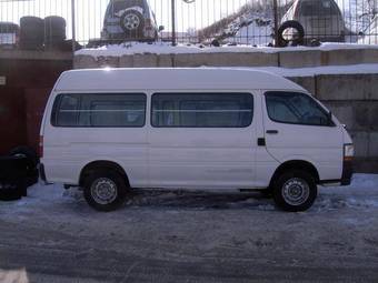 2003 Toyota Hiace Pics