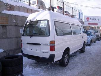 2003 Toyota Hiace Pictures