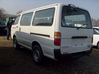 2003 Toyota Hiace Pics