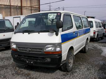2003 Toyota Hiace Pictures