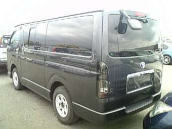 2005 Toyota Hiace Photos