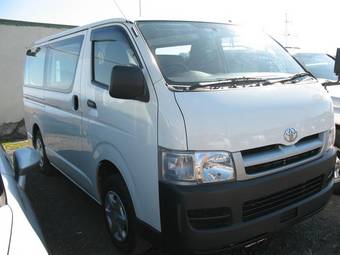 2005 Toyota Hiace Pictures