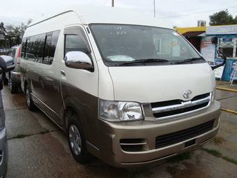 2005 Toyota Hiace Pictures