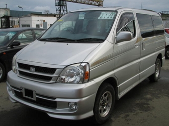 Toyota hiace regius 2001