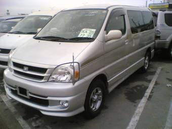 2001 Toyota Hiace Regius Pictures