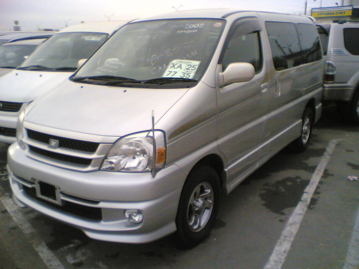 Toyota hiace regius 2001