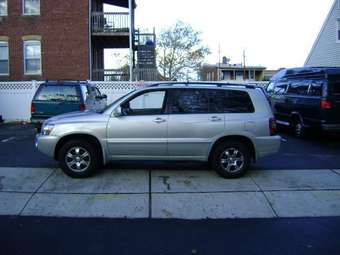 2004 Toyota Highlander Pics