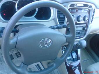 2004 Toyota Highlander Images