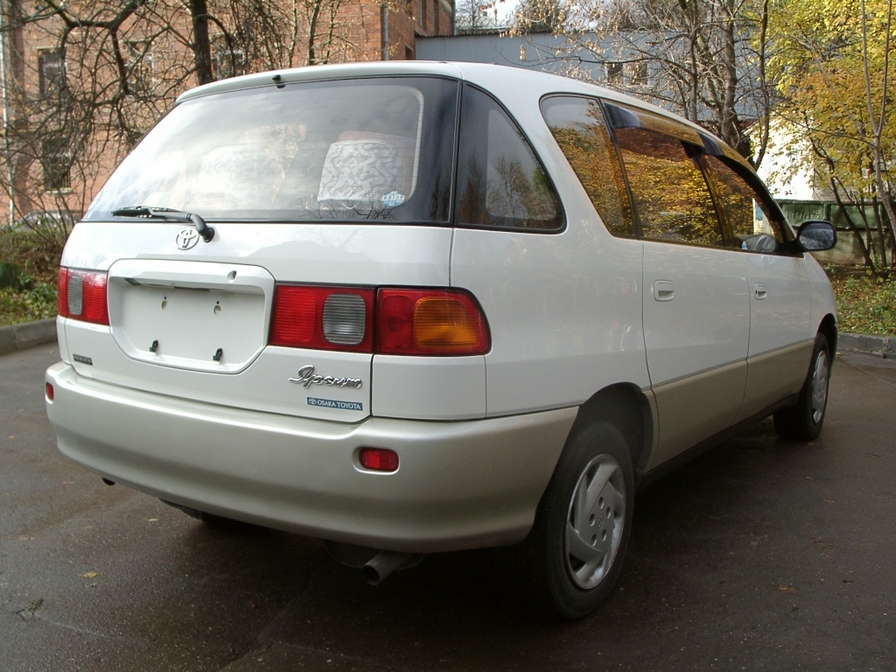1997 Toyota Ipsum Photos