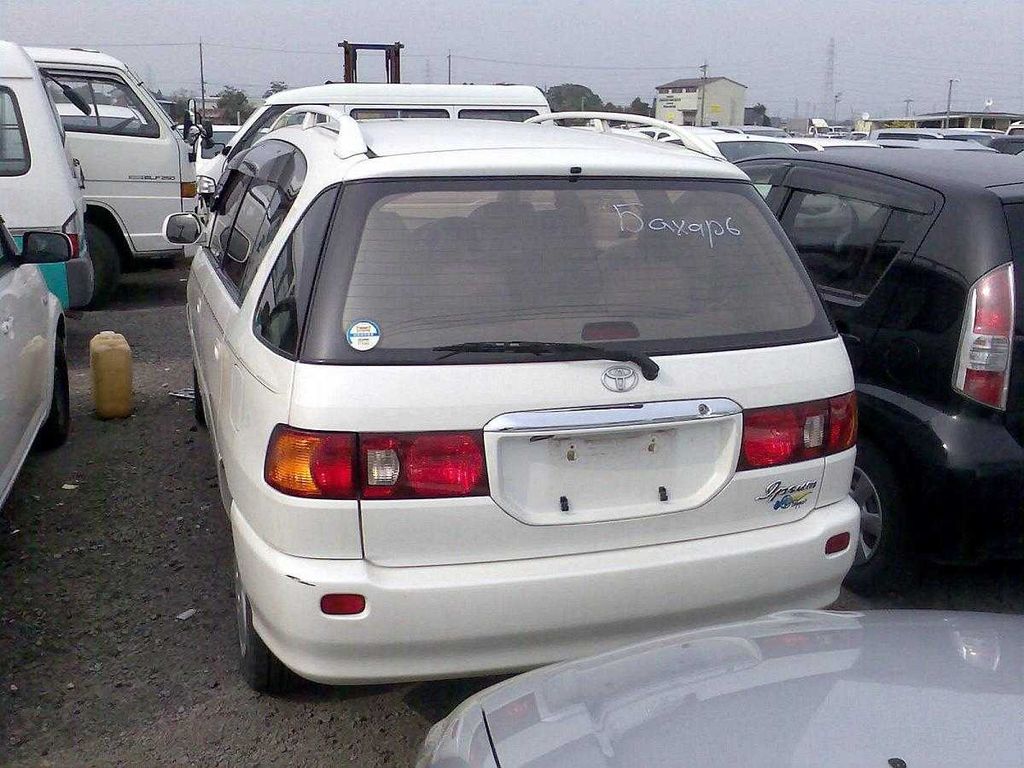 1999 Toyota Ipsum