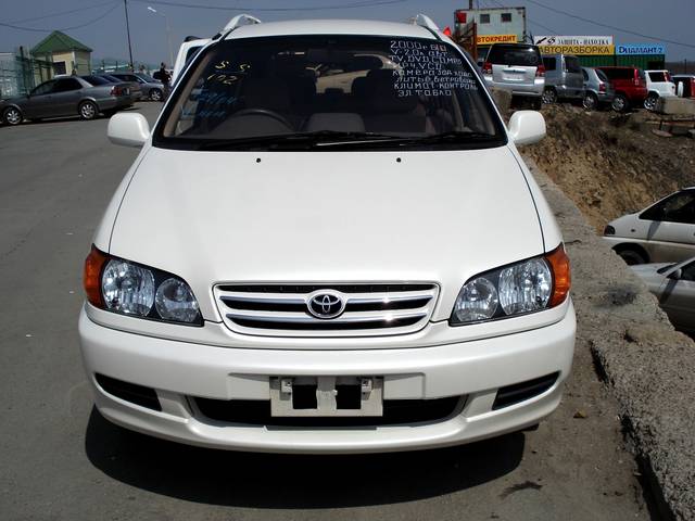 Toyota ipsum 2000 года