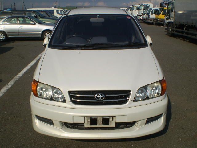 Toyota ipsum 2000 года