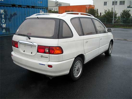 2000 Toyota Ipsum Pictures