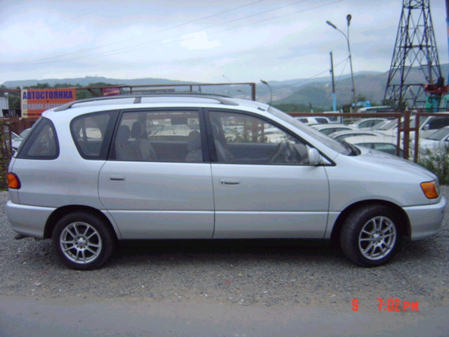 2000 Toyota Ipsum For Sale