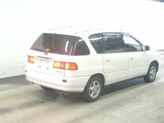 2000 Toyota Ipsum Pictures