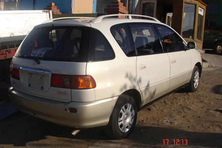 2000 Toyota Ipsum Pics