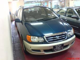 2000 Toyota Ipsum Pictures