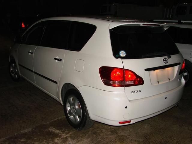 2001 Toyota Ipsum