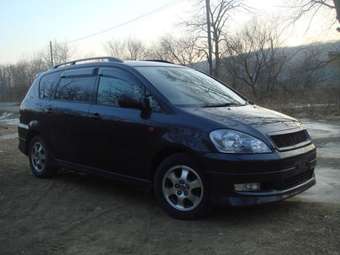 2001 Toyota Ipsum Pictures