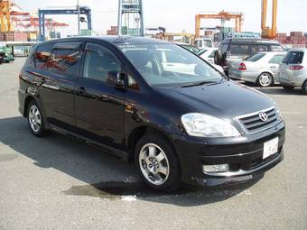 2002 Toyota Ipsum Pictures