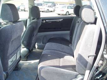 2002 Toyota Ipsum Pictures