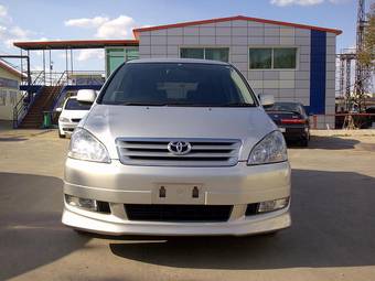 2002 Toyota Ipsum Pictures