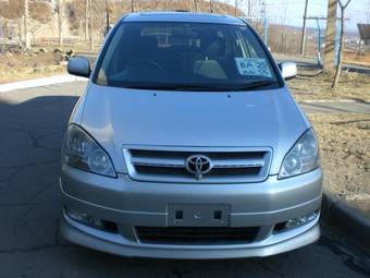 2002 Toyota Ipsum Pictures