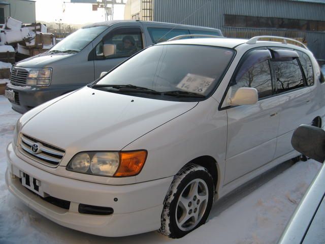 2003 Toyota Ipsum