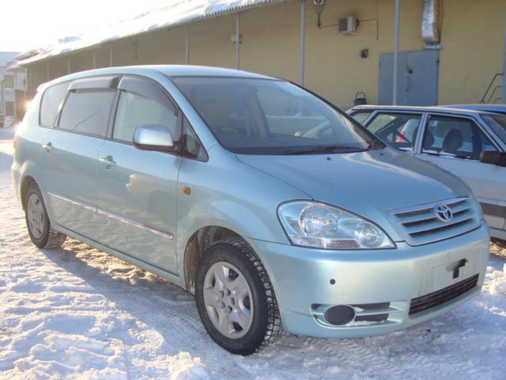 2003 Toyota Ipsum