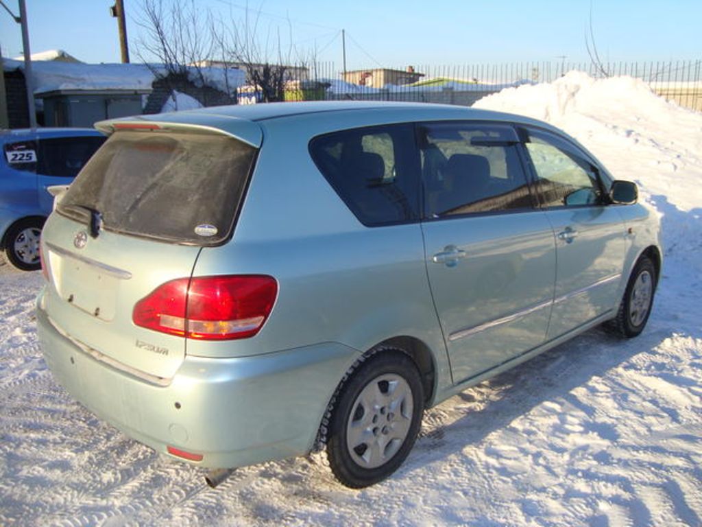 2003 Toyota Ipsum