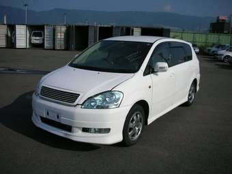 2003 Toyota Ipsum Pictures