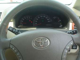 2004 Toyota Ipsum Pics