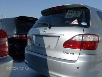 2004 Toyota Ipsum Pictures