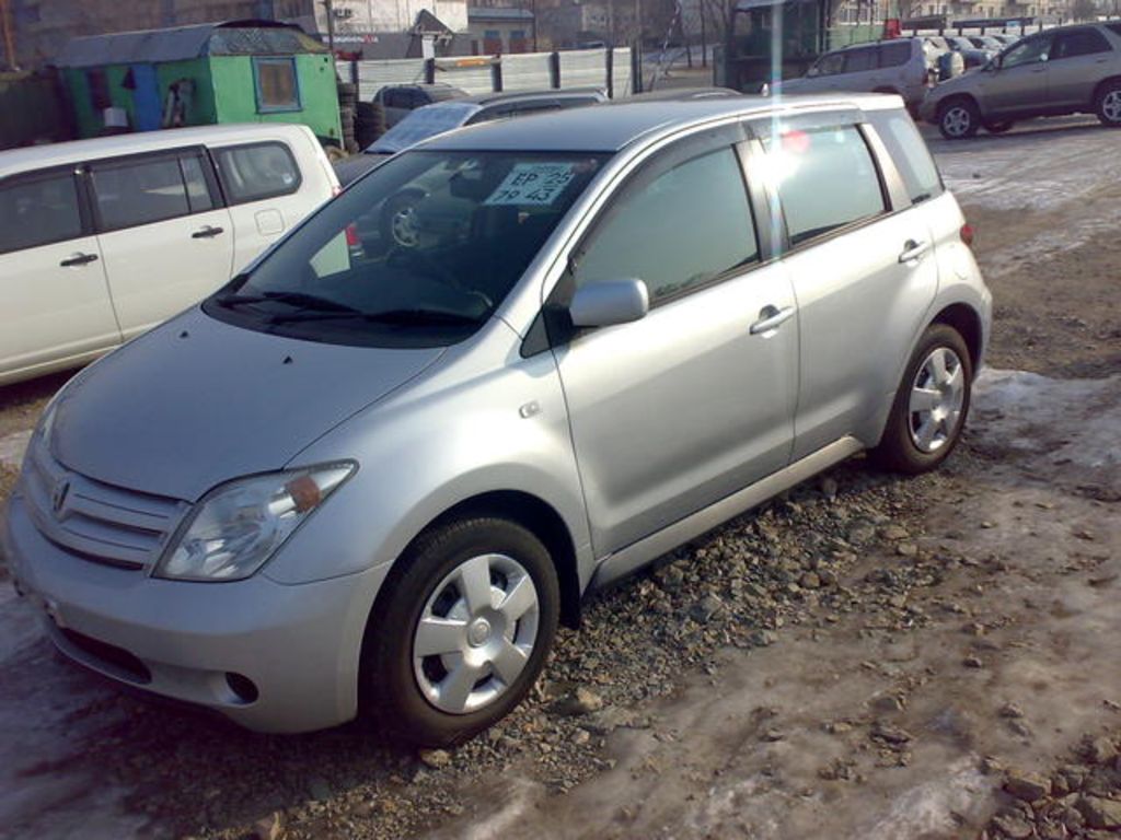 2002 Toyota ist