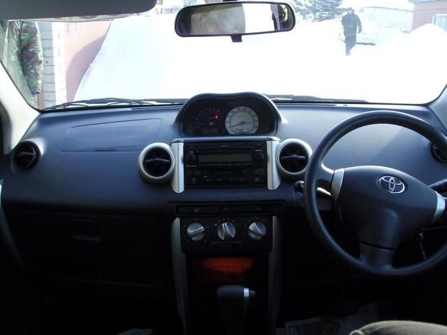 2002 Toyota ist