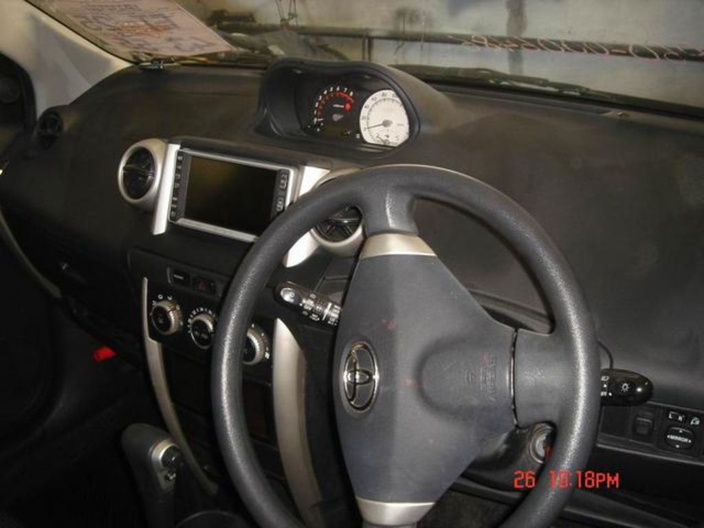 2002 Toyota ist