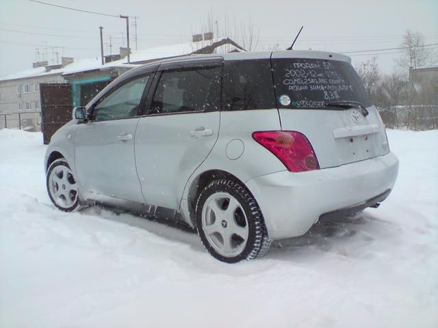 2002 Toyota ist