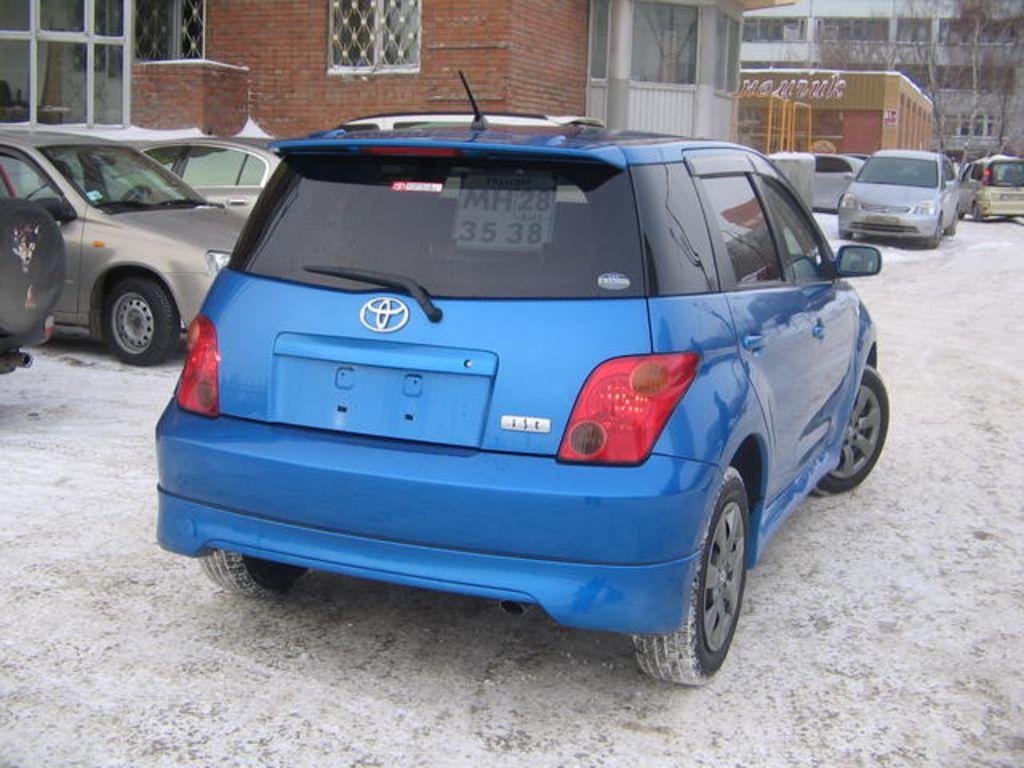 2002 Toyota ist