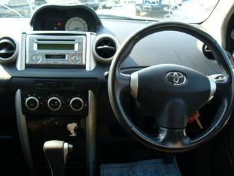 2002 Toyota ist Pics