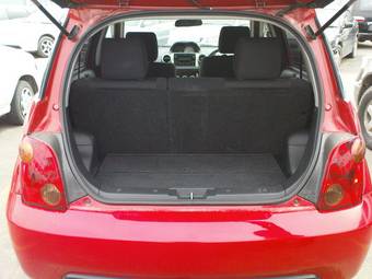 2002 Toyota ist Pictures