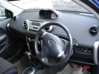 2002 Toyota ist Pics