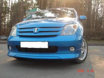 2002 Toyota ist Photos