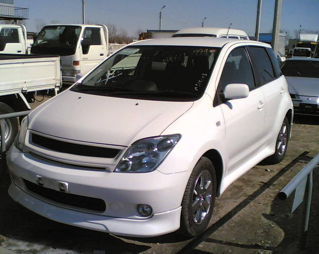 2003 Toyota ist