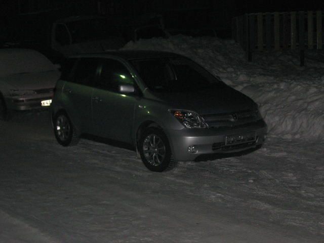 2003 Toyota ist