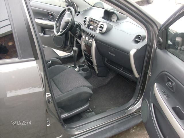 2003 Toyota ist