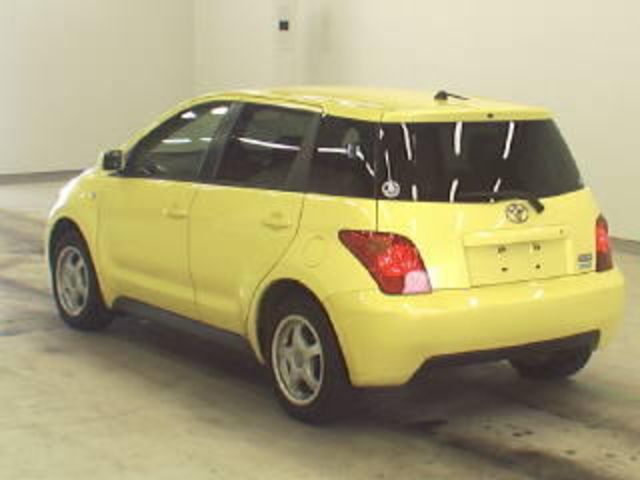 2003 Toyota ist