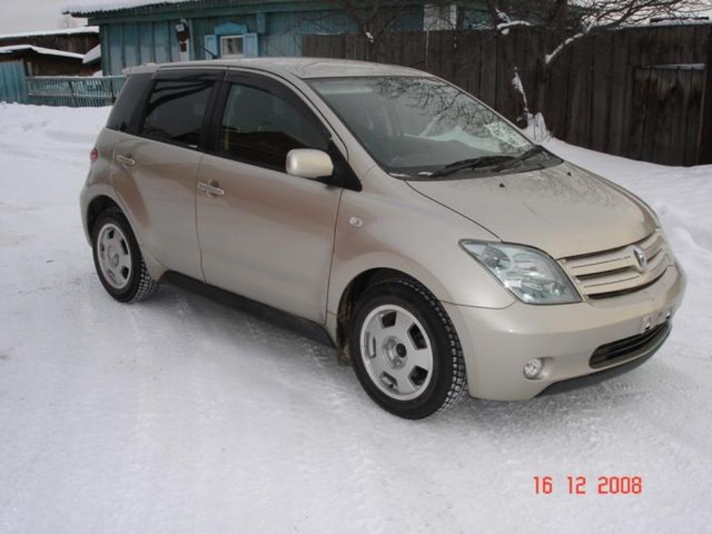 2003 Toyota ist