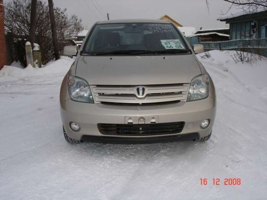 2003 Toyota ist