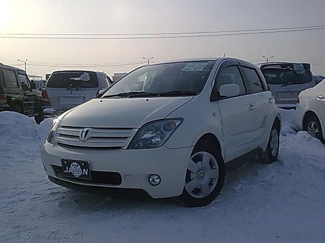 2003 Toyota ist